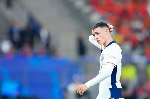 包含国王杯转会期再迎强敌；皇家社会再遭质疑；主帅态度——球迷炸锅；赛季目标并未改变的词条